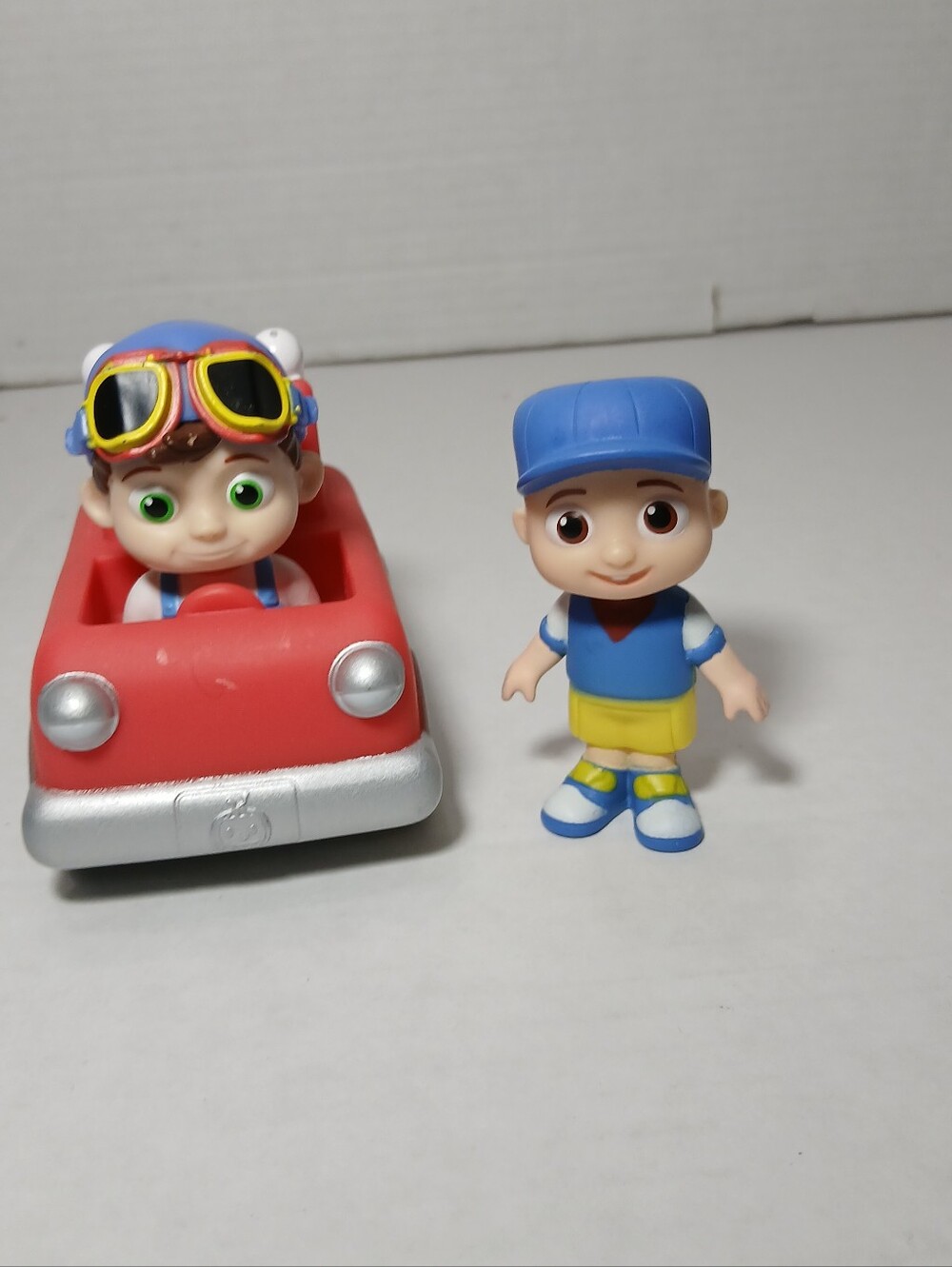 Cocomelon Mini Car Vehicle TomTom Fire Truck Toy Brand Jazwares 2020 3.5" & Fig